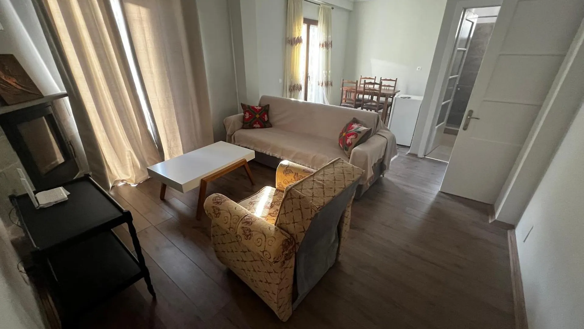 Gramo'S Villa Permet Guest house